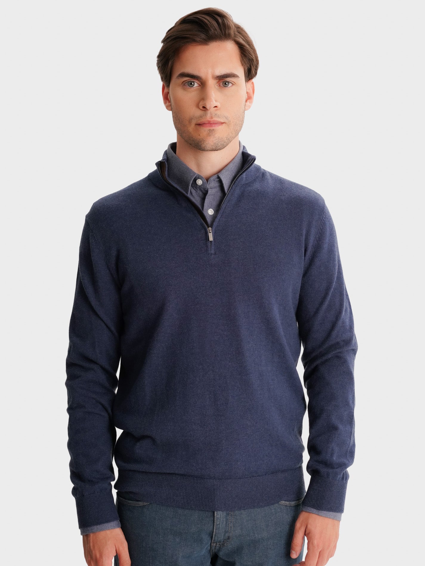 JERSEY DELGADO AZUL CON CODERAS MR REGULAR FIT. AZUL