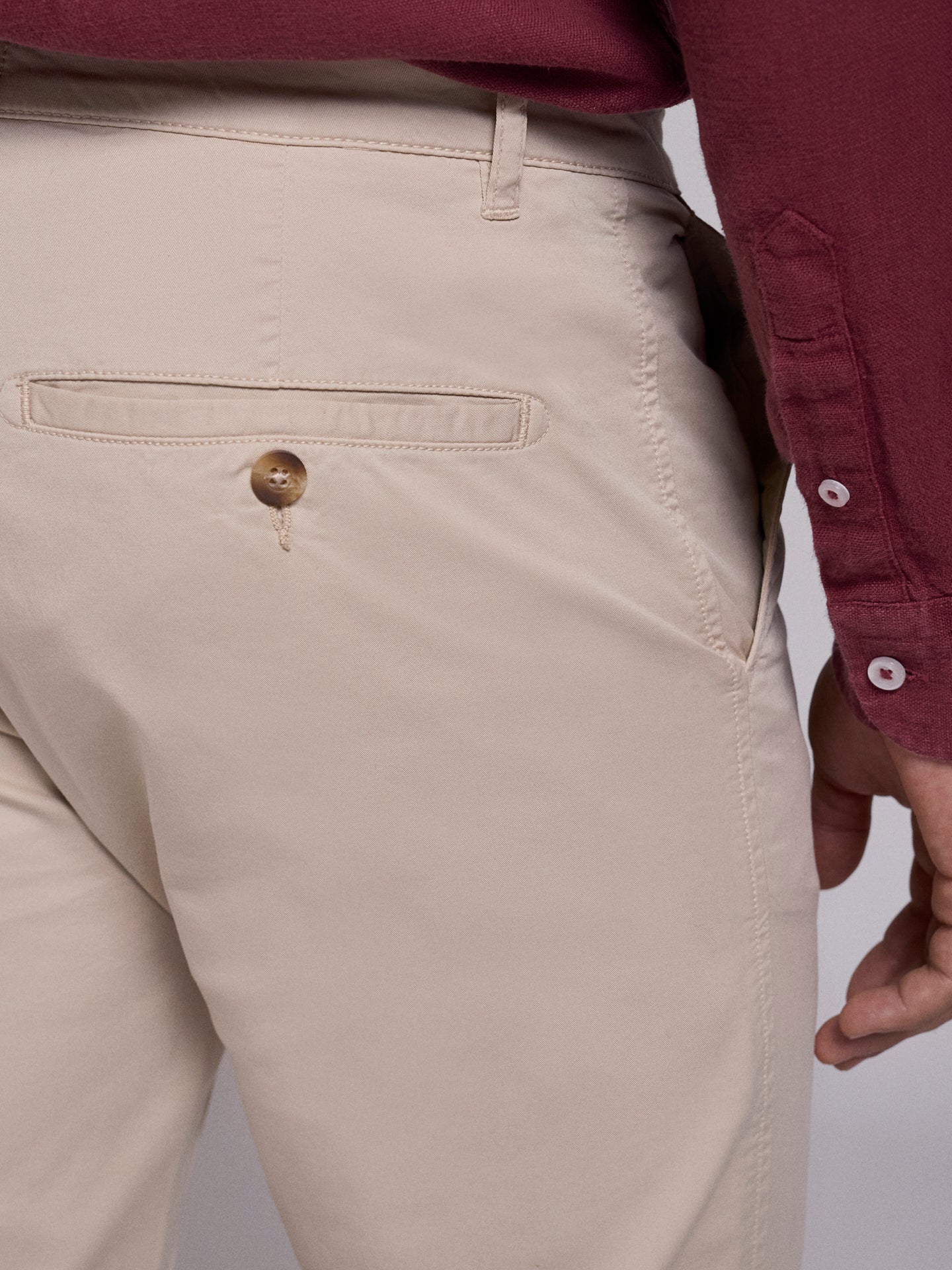 PANTALÓN REGULAR FIT DE ALGODÓN BEIGE MARK BELLUCCI