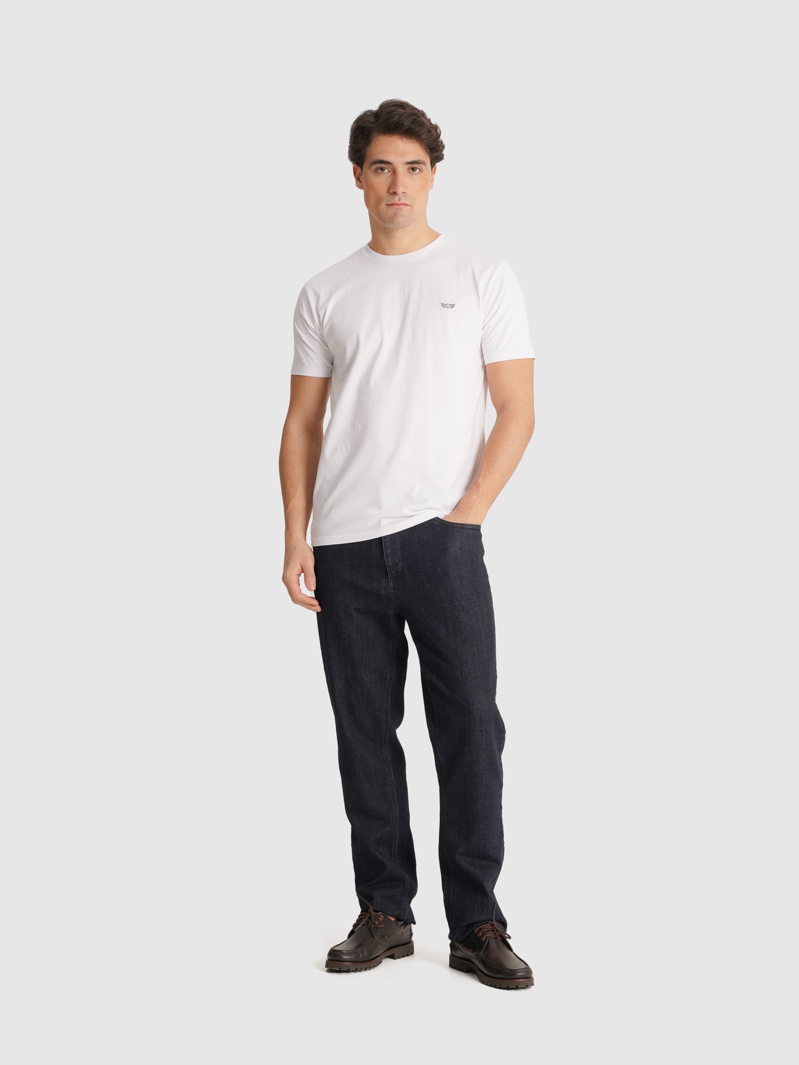 T-SHIRT BRANCA MANGA CURTA REGULAR FIT MR. BLUE
